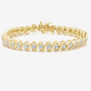 Elegant Gold and Diamond Bracelet